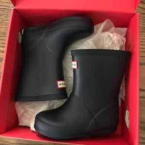 New in Box Navy Hunter Boots